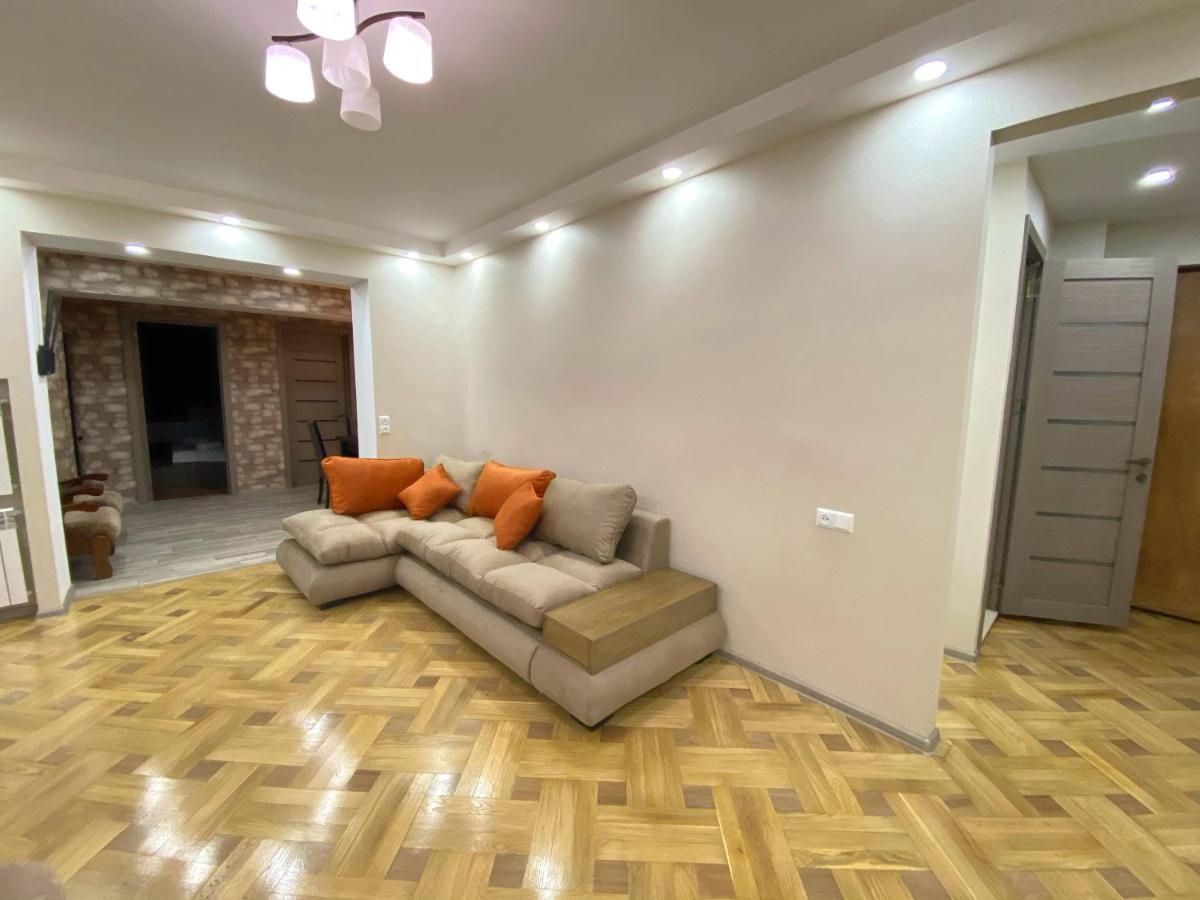Superior Apartment On Kostava Тбилиси Экстерьер фото